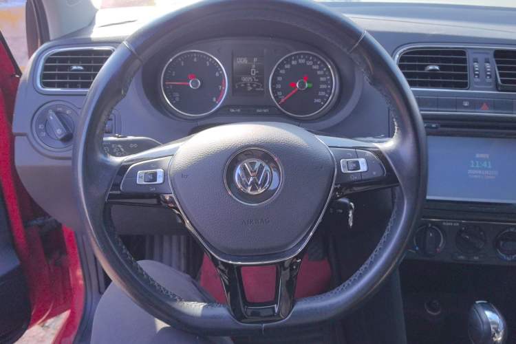 Used Volkswagen Polo 2016 1.6L Automatic Comfort Model
