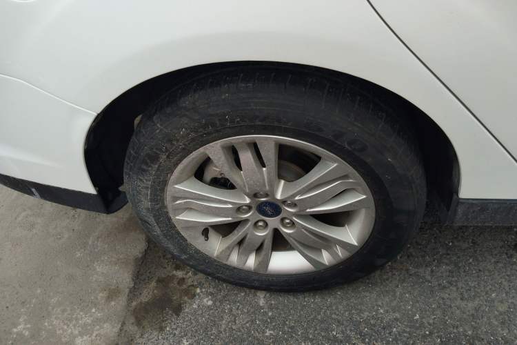 Used Ford Focus 2012 Sedan 1.6L Automatic Comfort Model
