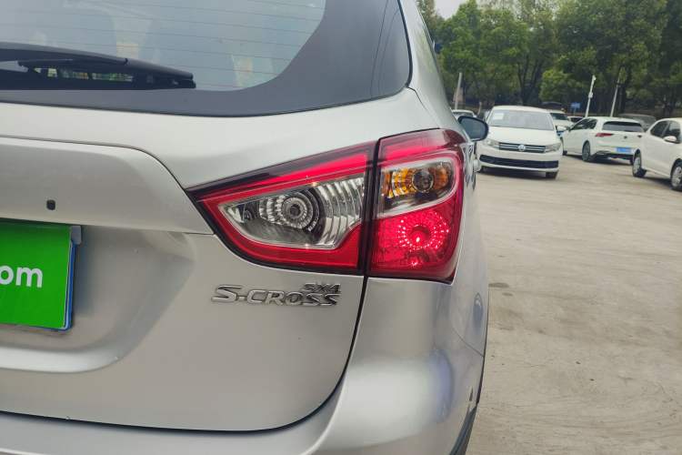 Used Suzuki S-Cross 2014 1.6L CVT Two-Wheel Drive Entry Model