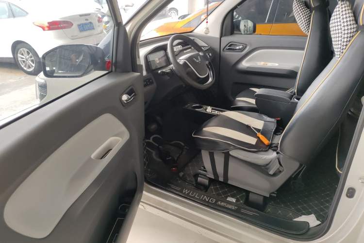 Used Wuling Hongguang MINIEV 2021 Macaron Premium Model – Lithium Iron Phosphate
