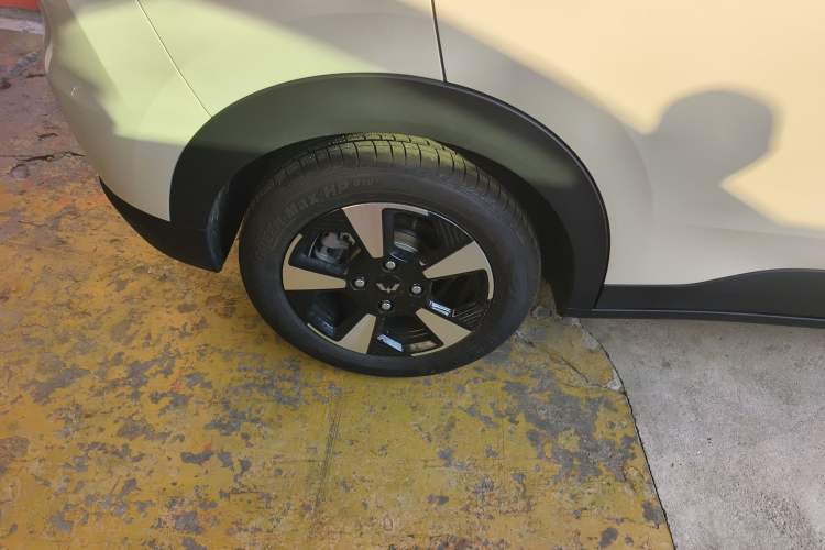 Used Wuling Bingo PLUS 2024 330 km Range Five-Seater Version
