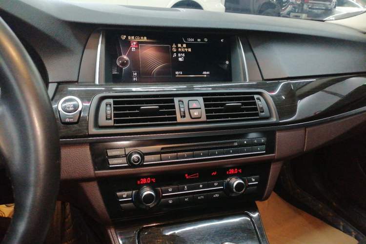 Used BMW 5 Series 2014 525Li Luxury Design Package
