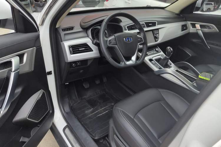 Used Geely Auto Emgrand X7 Sport 2016 2.0L Manual Smart Connect Version
