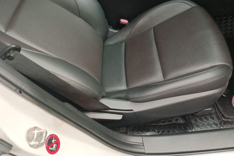 Used Mazda Mazda 3 Axela 2020 1.5L Automatic Luxury Version
