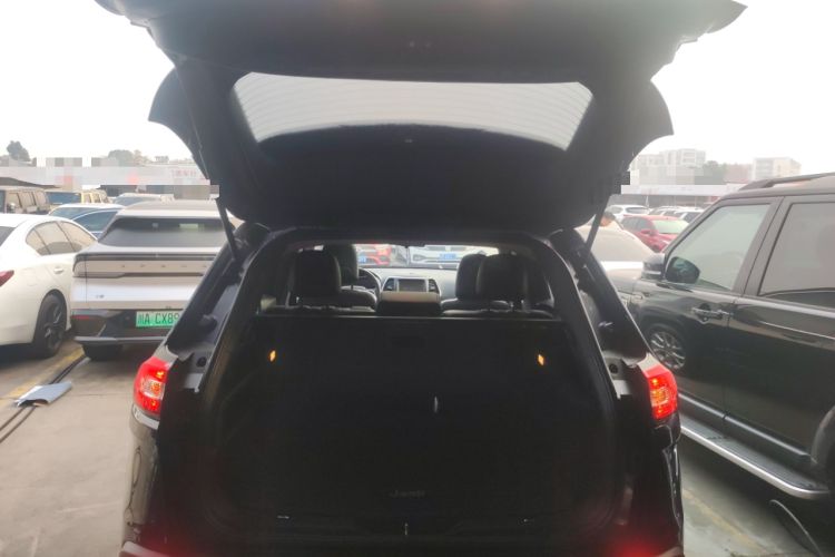 Used  Cherokee 2016 2.4L Professional Smart Version
