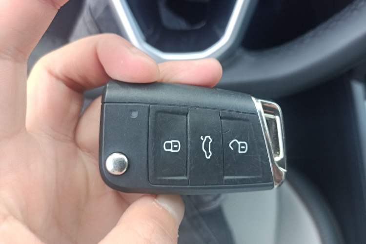 Used Volkswagen Magotan 2025 Revised Version 2 Zhongxiang Edition 330TSI DSG Luxury Trim
