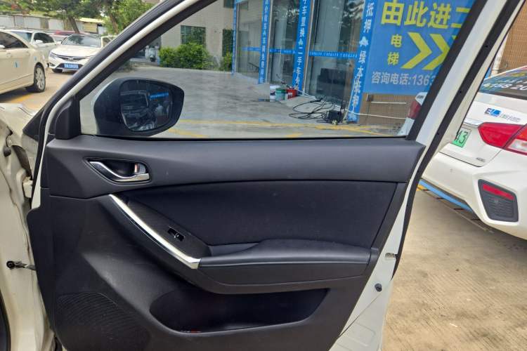 Used Mazda CX-5 2015 2.0L Automatic Two-Wheel Drive Urban Version
