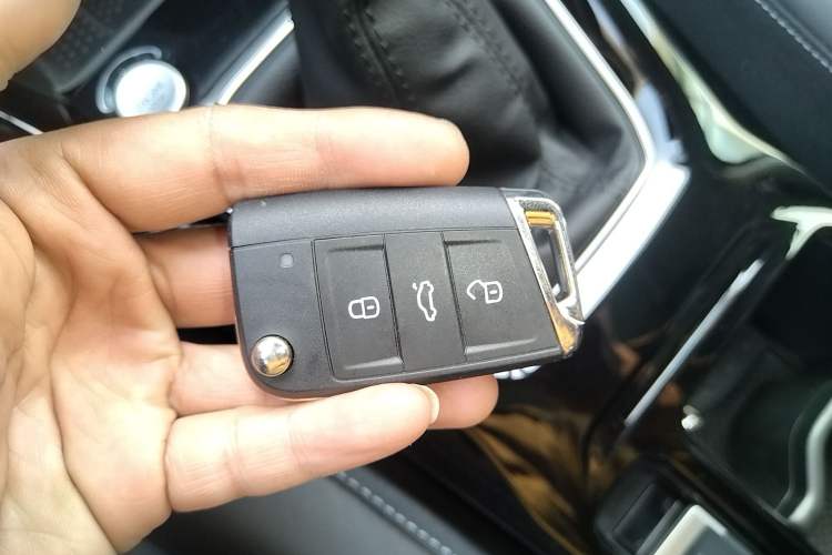 Used Volkswagen Tharu 2025 NewRui 300TSI Prestige Edition
