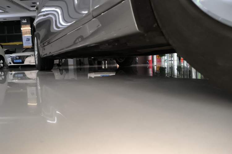 Used BMW 5 Series 2014 525Li Leading Model
