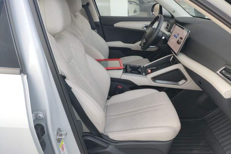 Used BYD Yuan UP 2025 Intelligent Driving Version 401 km Leading Edition