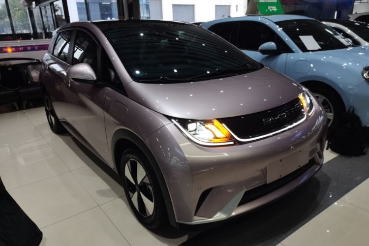 Used BYD Dolphin 2023 420 km Fashion Edition
