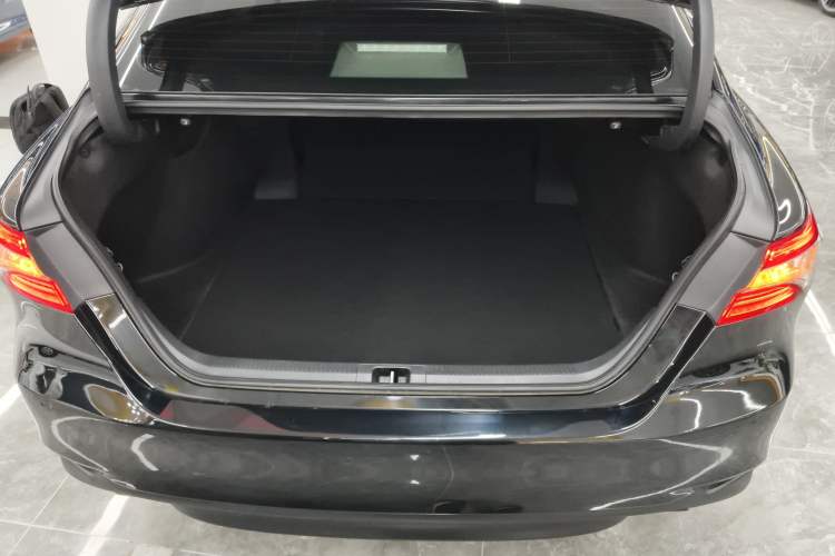 Used Toyota Camry 2019 Revised Version 2.5G Luxury Edition
