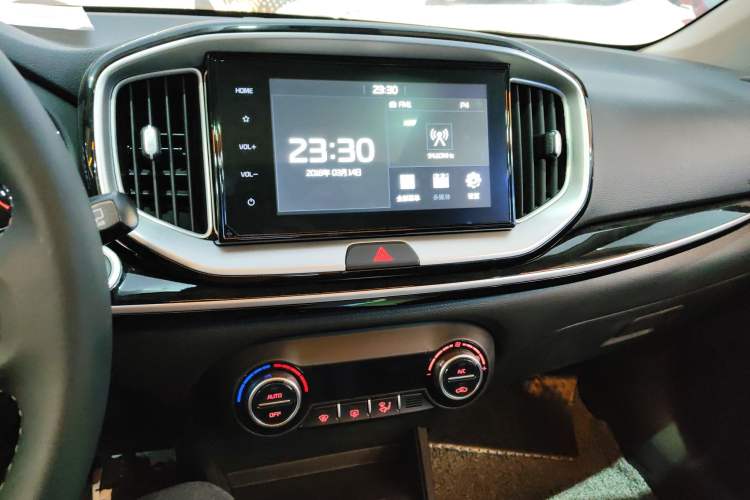 Used Kia kx1 Stonic 2021 1.4L CVT Sunroof Model
