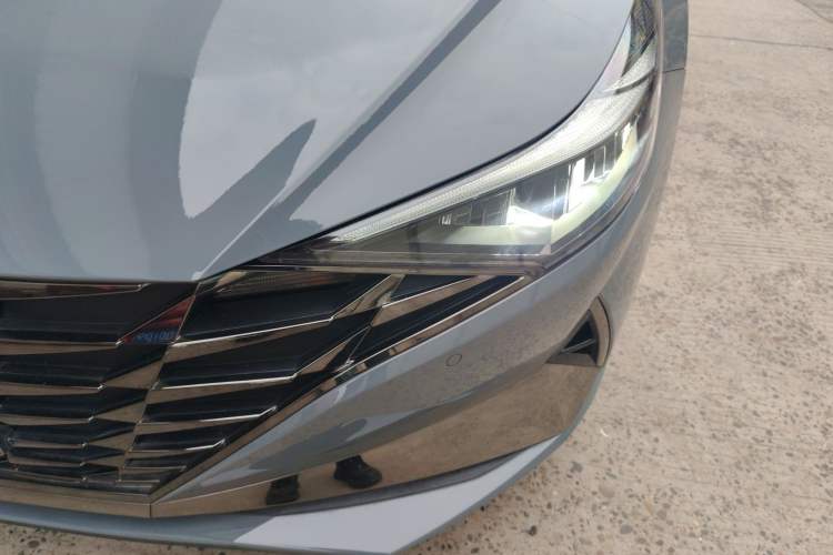 Used Hyundai Elantra 2021 1.5L CVT LUX Prestige Edition
