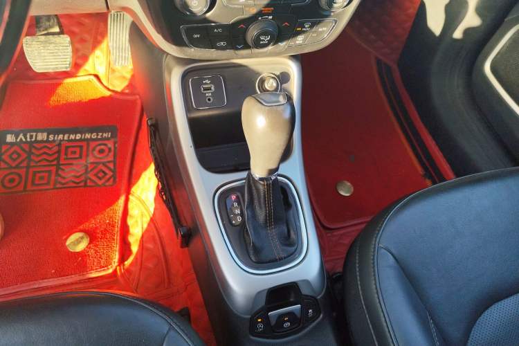 Used  Compass 2017 200T Automatic Family Edition