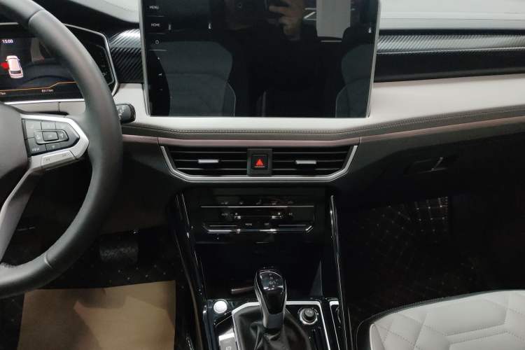 Used Volkswagen Tayron 2024 300TSI Two-Wheel-Drive Luxury Plus Advanced Version