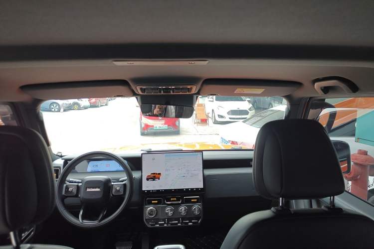 Used  V23 2025 401 Two-Wheel Drive Intelligent Driving Version
