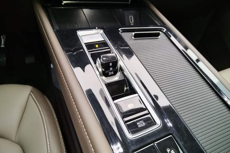 Used Volkswagen Viloran 2024 330TSI Luxury Edition