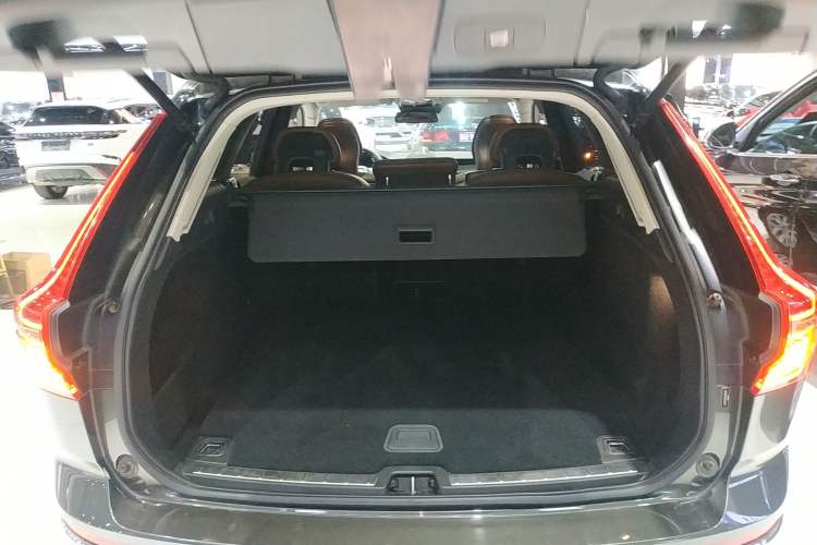 Used Volvo XC60 2019 T5 4x4 Smart Edition China VI Standard
