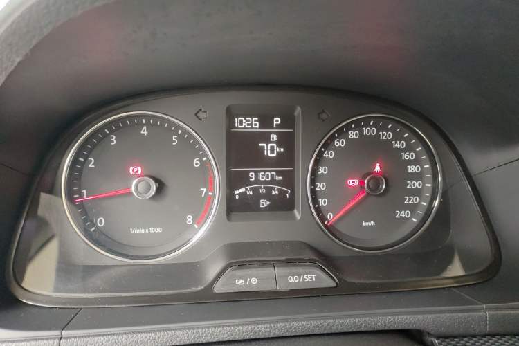 Used Volkswagen Cross Lavida 2014 1.6L Automatic