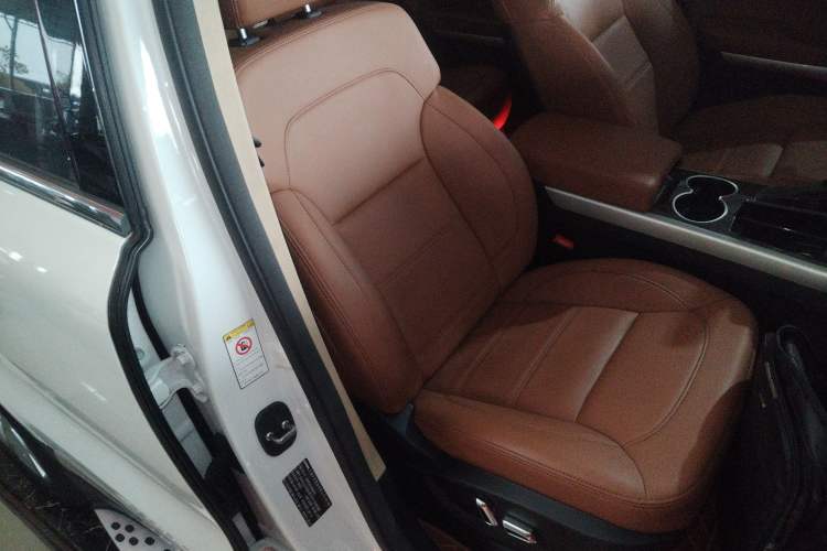 Used Haval H8 2015 2.0T Two-Wheel-Drive Elite Version