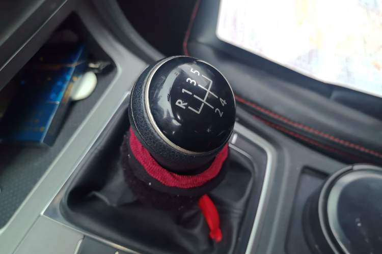 Used Volkswagen Golf 2014 1.6L Manual Fashion Edition