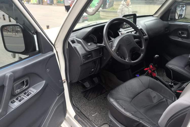 Used Leopaard Heijingang 2013 2.2L Manual Two-Wheel Drive Standard Version
