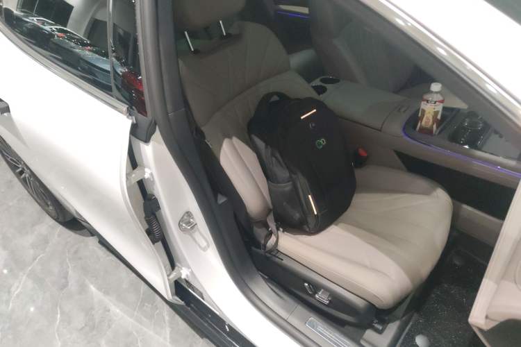 Used  Galaxy 8 2025 130km EM-i Deluxe Edition
