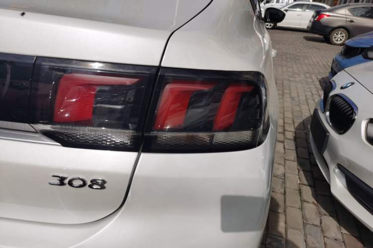 Used Peugeot 308 2016 1.6L Automatic Luxury Edition
