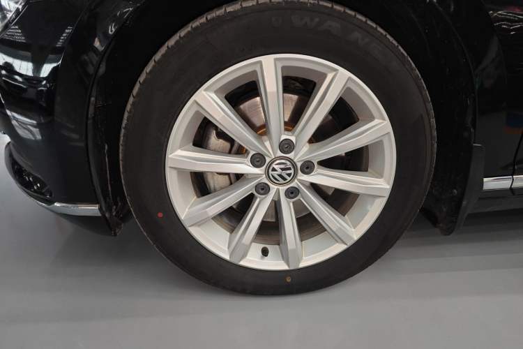 Used Volkswagen Magotan 2017 330TSI DSG Leading Model
