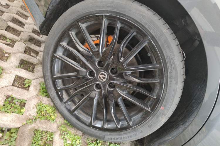 Used Changan UNI-V 2025 Model Third-Generation 2.0T Dynamic Edition