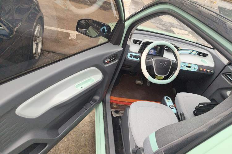 Used Wuling Hongguang MINIEV 2021 Macaron Fashion Model Lithium Iron Phosphate
