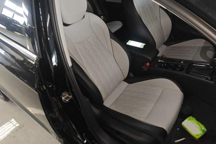 Used Volkswagen Magotan 2026 30 Million Vehicles Selected Model 380TSI DSG Luxury Edition
