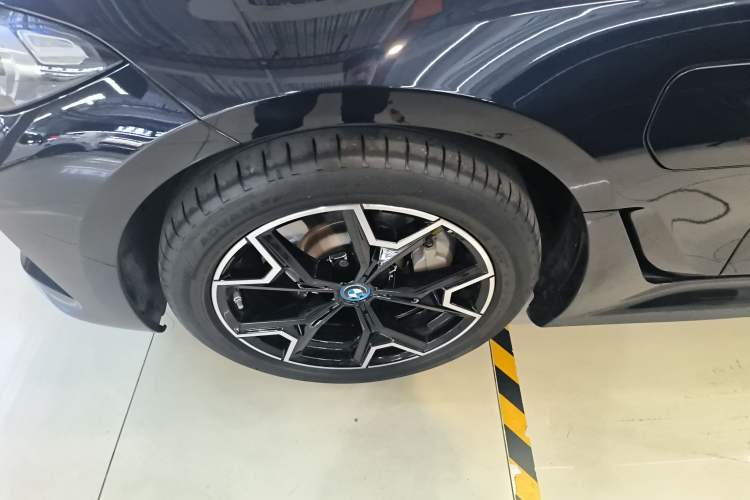 Used BMW i3 2024 eDrive 40 L Midnight Edition
