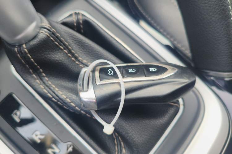 Used Zotye SR7 2016 1.5T CVT Cube Heart Edition China V Standard
