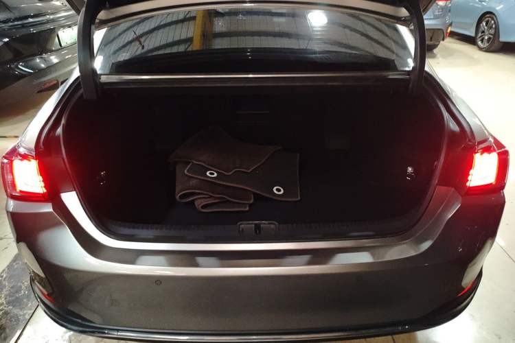 Used Lexus ES 2023 200 Excellence Edition
