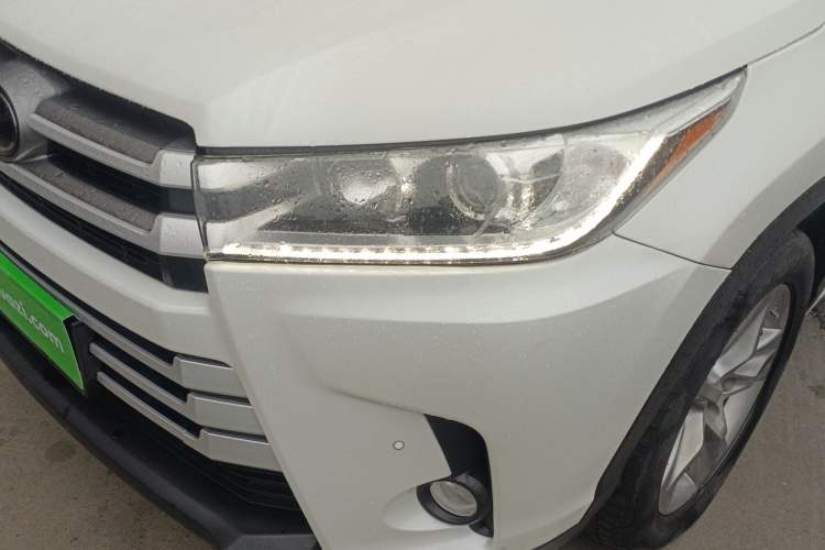 Used Toyota Highlander 2018 2.0T Two-Wheel Drive Luxury Edition 7 Seats China VI Standard
