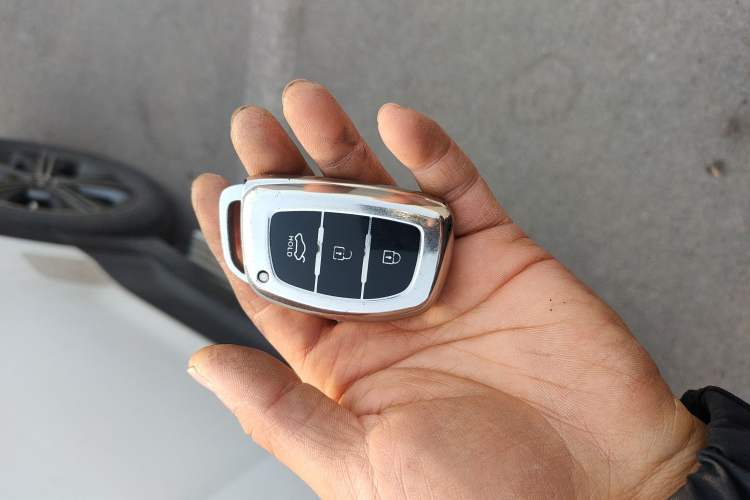 Used Hyundai ix25 2015 1.6L Automatic Two-Wheel-Drive Deluxe DLX Model