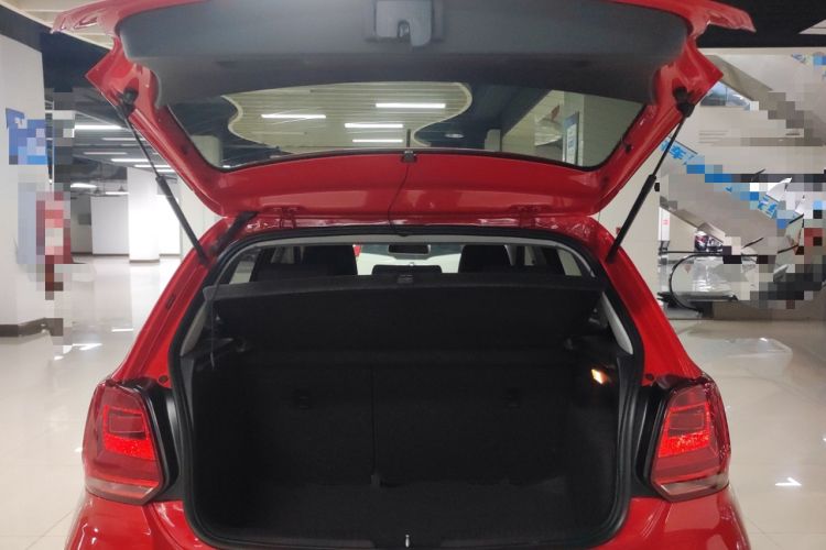 Used Volkswagen Polo 2016 1.6L Automatic Comfort Model