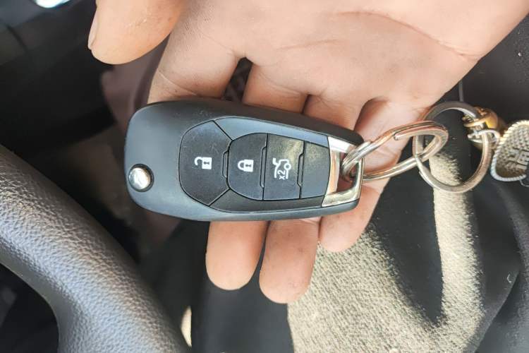 Used Chevrolet Cruze 2017 1.5L Automatic Pioneer Sunroof Edition
