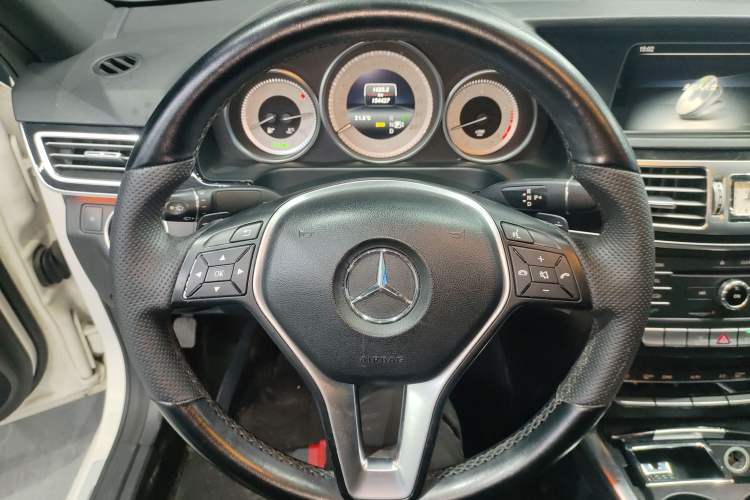 Used Mercedes-Benz E-Class 2015 Facelift E 200 L Sport Edition
