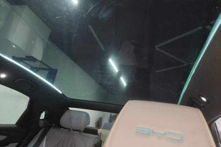 Used BYD Seal 2022 550 km Standard Range Rear-Wheel Drive Prestige Version
