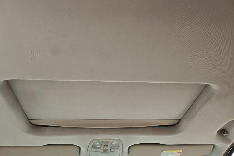 Used SAIC MAXUS G10 2018 PLUS 1.9T Manual Elite Edition Diesel
