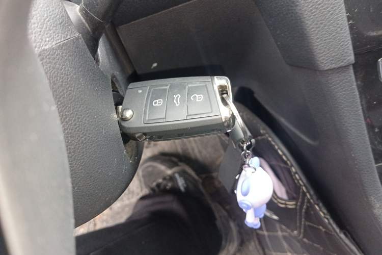 Used Volkswagen Golf 2017 1.6L Automatic Comfort Million-Vehicle Anniversary Edition
