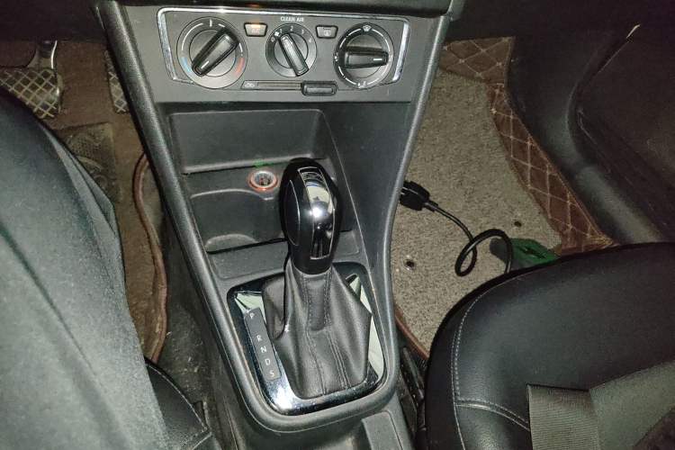 Used Volkswagen Santana 2015 1.6L Automatic Comfort Edition
