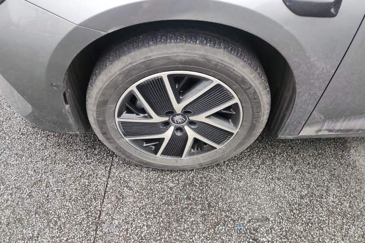 Used BYD Qin L 2025 DM-i Smart Drive 120KM Leading Model
