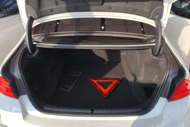 Used BMW 5 Series 2020 525Li M Sport Package