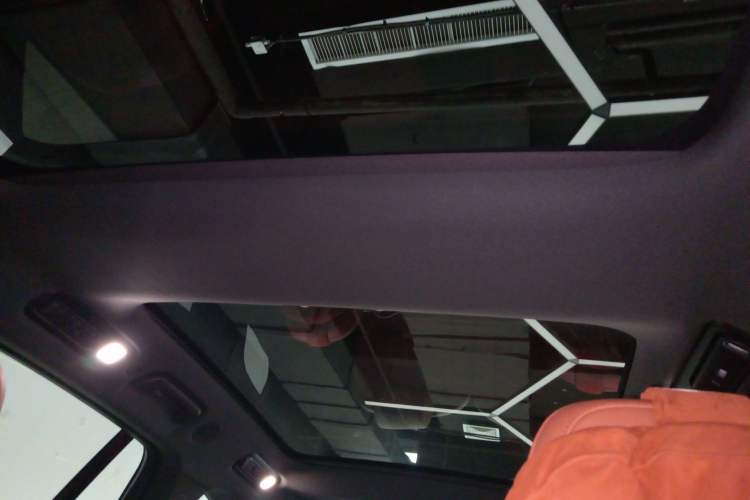 Used Li Auto L8 2023 Pro Model
