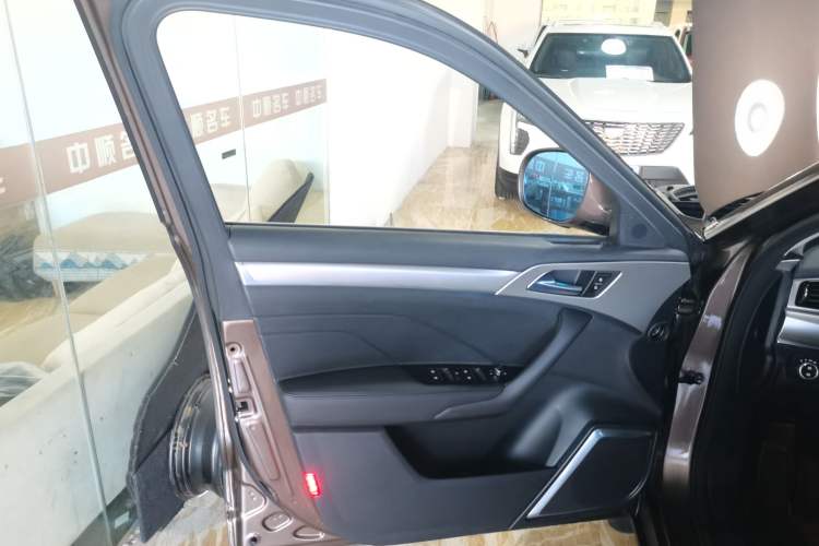 Used Haval H7 2017 Red-Label H7 2.0T Automatic Prestige Model
