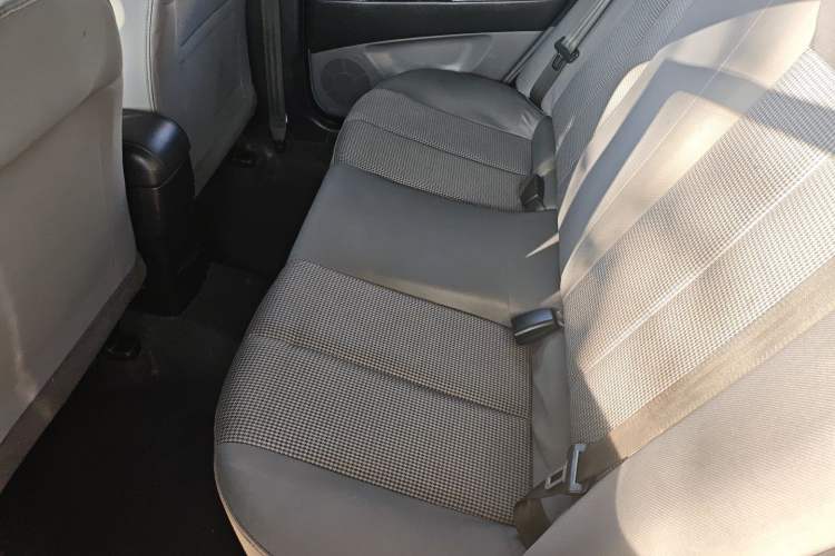 Used Hyundai Celesta 2015 1.6L Automatic Comfort Model
